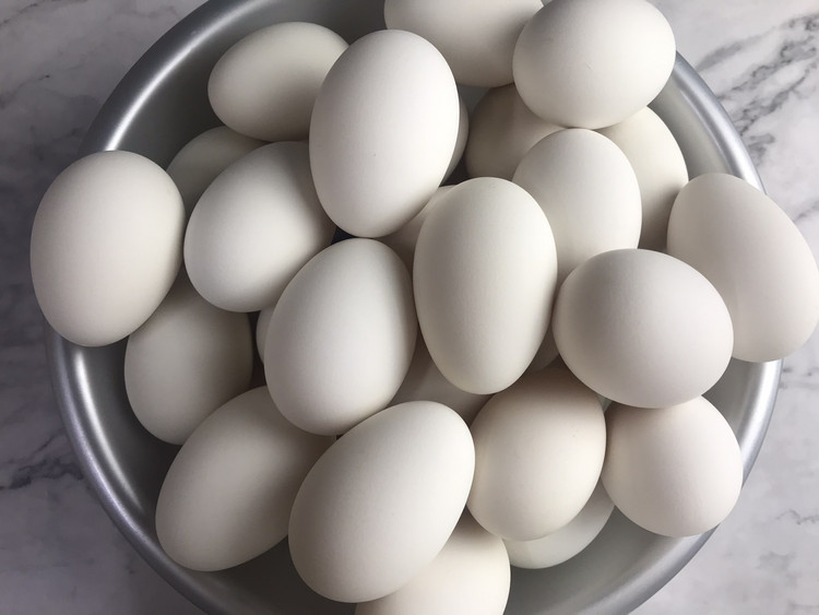 流油的大鹅蛋腌制方法超级简单的做法