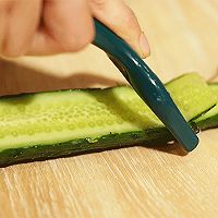 快手美味#黄瓜色拉的做法图解1