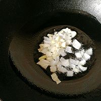香菇烧腐竹的做法图解4