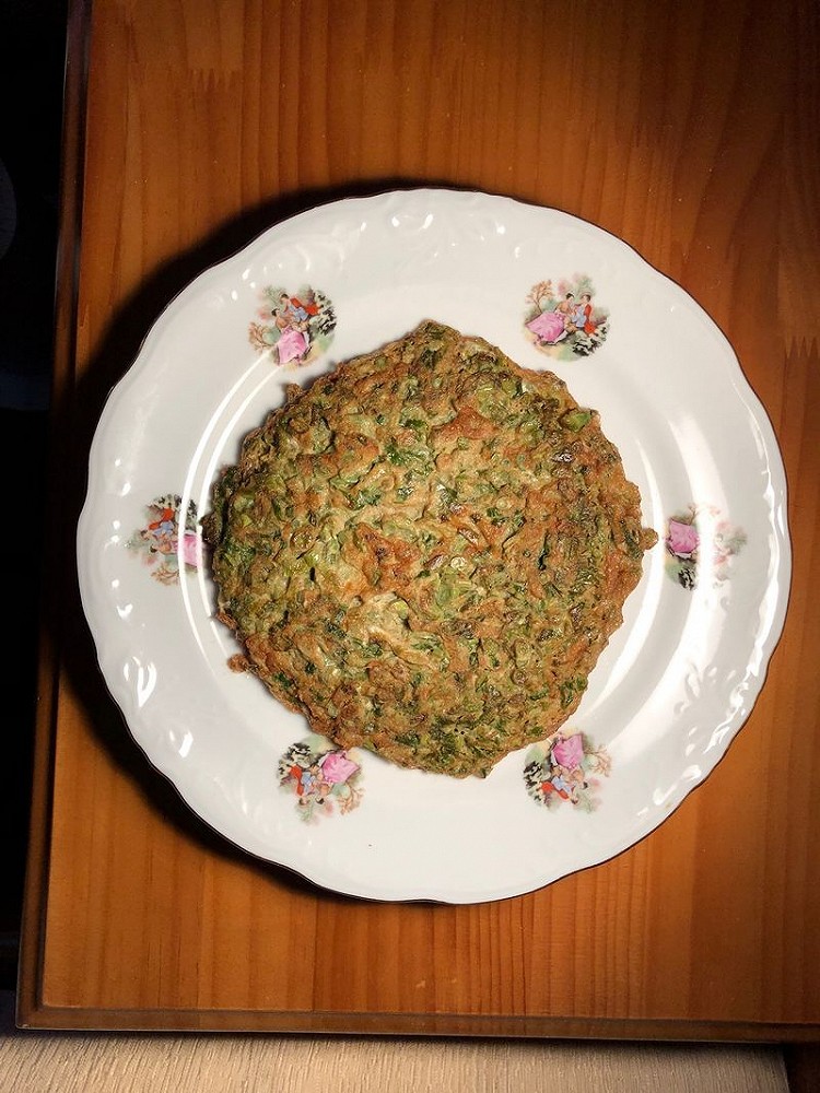 鸡蛋香椿饼的做法