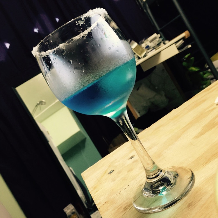 玛格丽特 FROZEN BLUE MARGARITA的做法