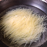 新手必学❗土豆最简单的吃法❗✅凉拌土豆丝✅的做法图解3