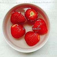 #相聚组个亲友局#蜜水草莓的做法图解3