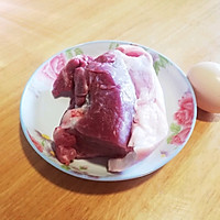 瘦肉炖蛋的做法图解1