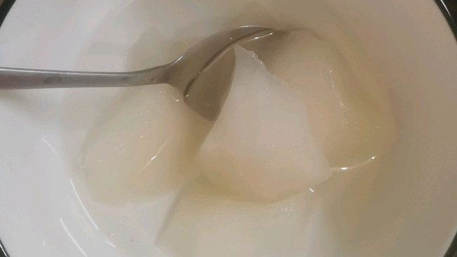 冰糖雪梨水的做法