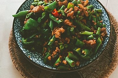 炒鸡好吃的豆角肉沫