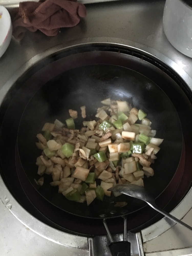 小炒脆藕丁的做法图解5