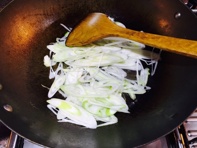 葱爆羊肉的做法图解3