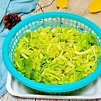 #清香麻爽秒入魂#椒油炒芹菜豆干的做法图解1