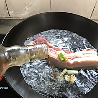 红烧肉虎皮蛋的做法图解1