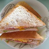 鸡蛋火腿三明治（简单易做哦。）的做法图解3