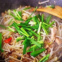 绿豆芽爆花肉的做法图解13