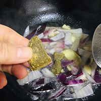 #做出牛肉的分寸感#咖喱牛腩炖土豆的做法图解3