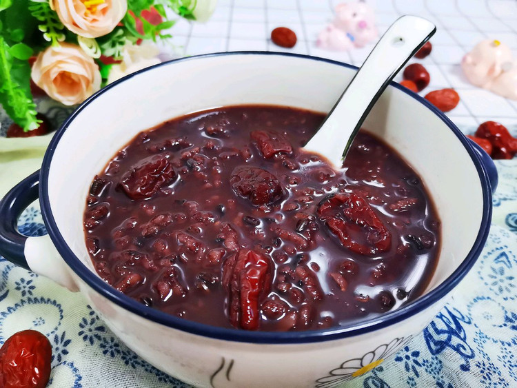 黑米红枣粥～美容养颜补气血的做法