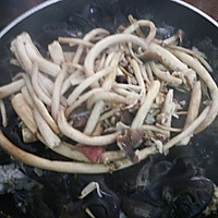 【黑木耳、竹丝鸡香焖茶树菇】的做法图解7