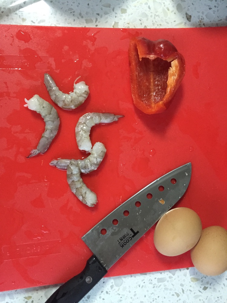 宝宝辅食---虾仁彩椒厚蛋烧的做法图解2