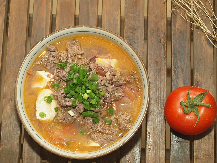 番茄牛肉，十分钟的快手料理，夏天的开胃美食的做法