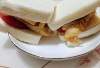 西红柿火腿芝士煎蛋三明治的做法