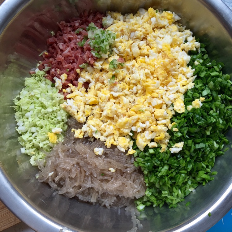 培根韭菜鸡蛋饺的做法图解2