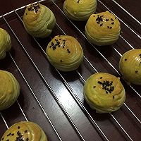 青汁红枣蛋黄酥的做法图解9
