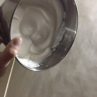 失败的戚风（告诉你不倒扣的后果）的做法图解7