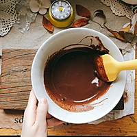『万无一失』巧克力熔岩蛋糕的做法图解3