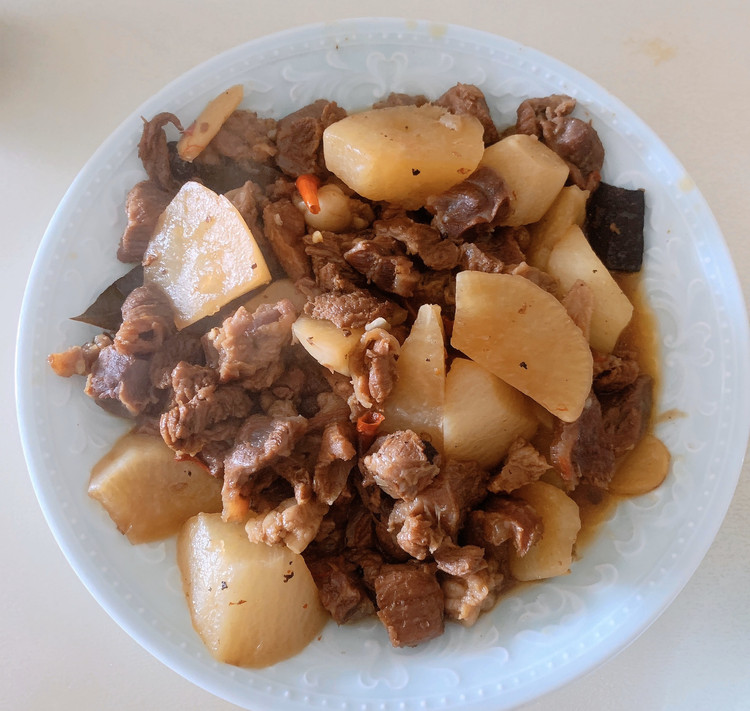萝卜牛腩的做法