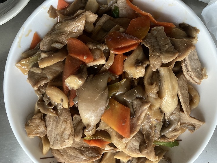 蘑菇炒肉的做法