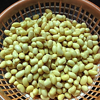 #夏日素食#电饭锅版 蚝油黄豆的做法图解1