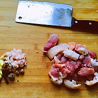 猪肉炖菜的做法图解1