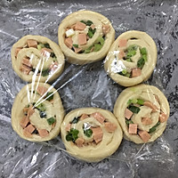 香葱火腿沙拉花环面包#丘比轻食厨艺大赛#的做法图解16