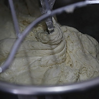鲜奶双峰吐司-----天然酵种牛奶面团的做法图解4
