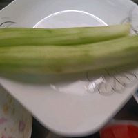 丝瓜炒鸡蛋的做法图解2