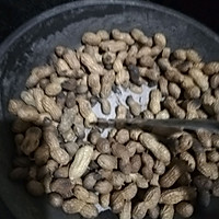 自制零食，炒带皮花生的做法图解2