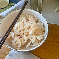 炒藕片的做法图解1