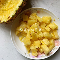 #秋天怎么吃#菠萝三文鱼黄油炒饭的做法图解4