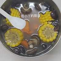 滋补养胃 玉米排骨汤的做法图解7