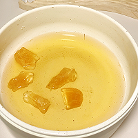 银耳枸杞雪梨马蹄糕 ，每天一份吃出美颜~的做法图解3
