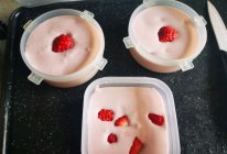 草莓牛奶布丁——春日草莓三部曲的做法