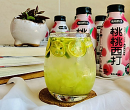 #玩心出道丨夏日DIY玩心潮饮挑战赛#青柠气泡水的做法