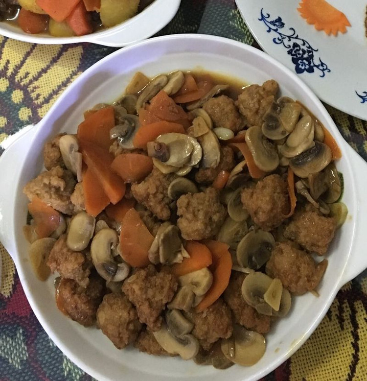 口蘑溜丸子的做法