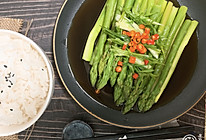 白灼芦笋，夏季清单饮食的做法