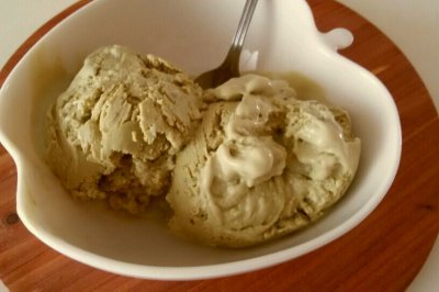 不加糖的抹茶白巧克力冰淇淋