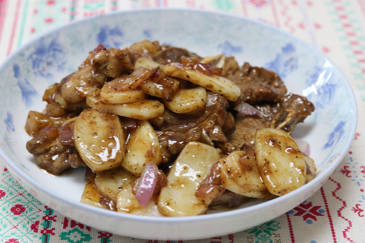 牛仔骨炒年糕（黑胡椒味）的做法