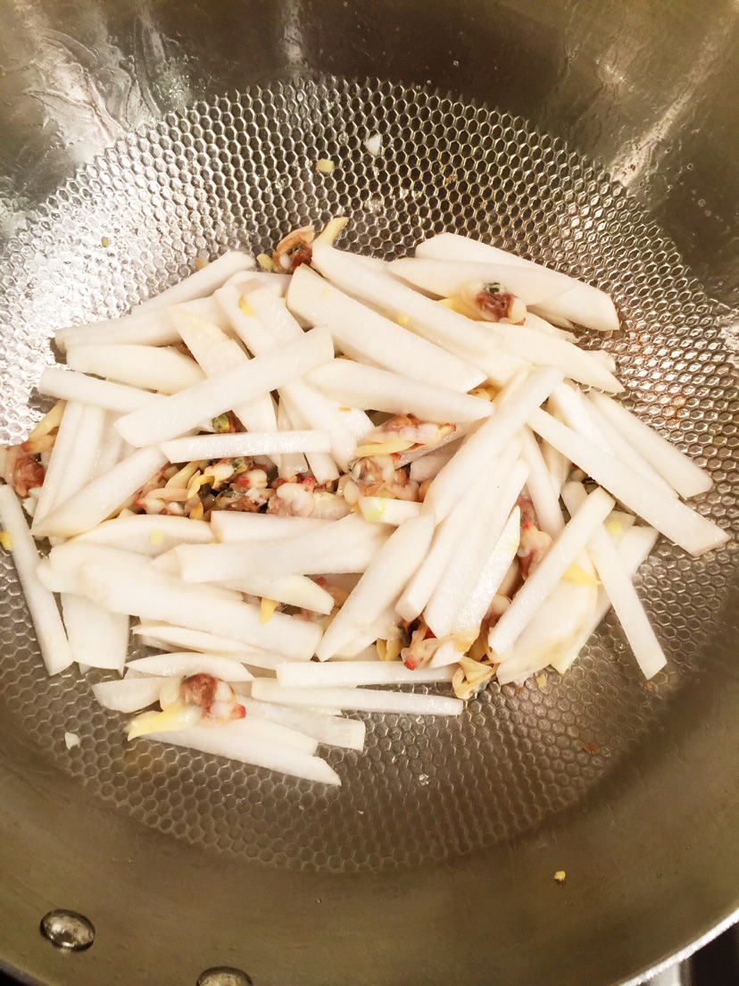 萝卜蛤蜊汤的做法图解4