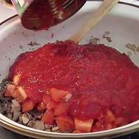 最地道的番茄肉酱意面的做法图解3