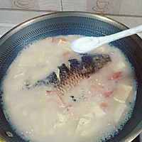 西红柿鲫鱼豆腐汤的做法图解8