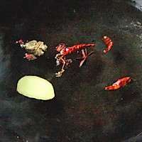 酸菜炒肥肠的做法图解4