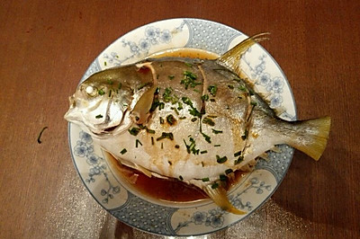 清蒸金鲳鱼