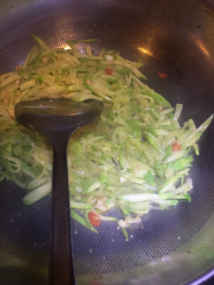 清炒西胡 2分钟出锅的做法图解5